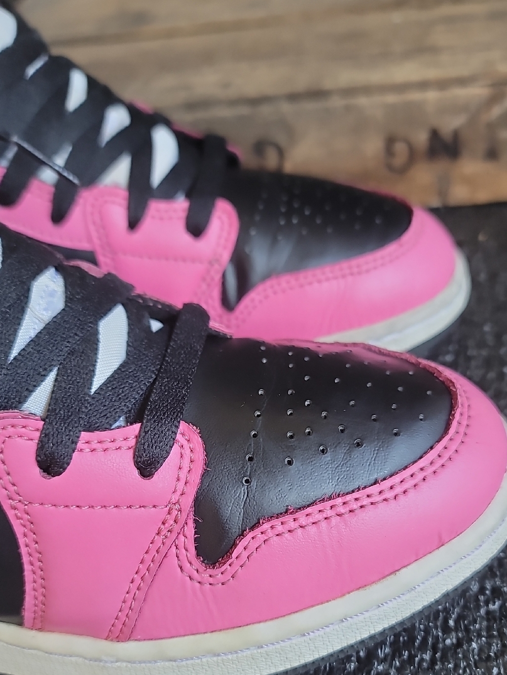 Nike Air Jordan 1 Mid "Pinksicle" Wmns 6.5 Ships Today - Picture 12 of 15